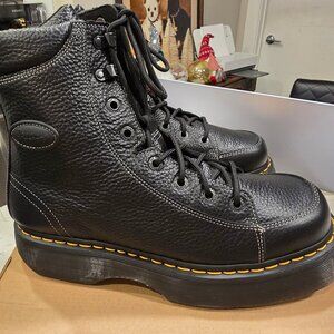 Dr. Martens Buzz 8 Eye Boot 42032001 Black Pebbled Leather Hard to Find MENS 10